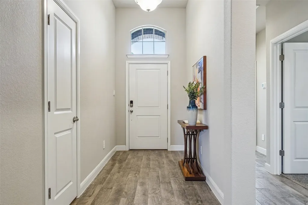 1041 Southwark Drive Fort Worth TX 76247