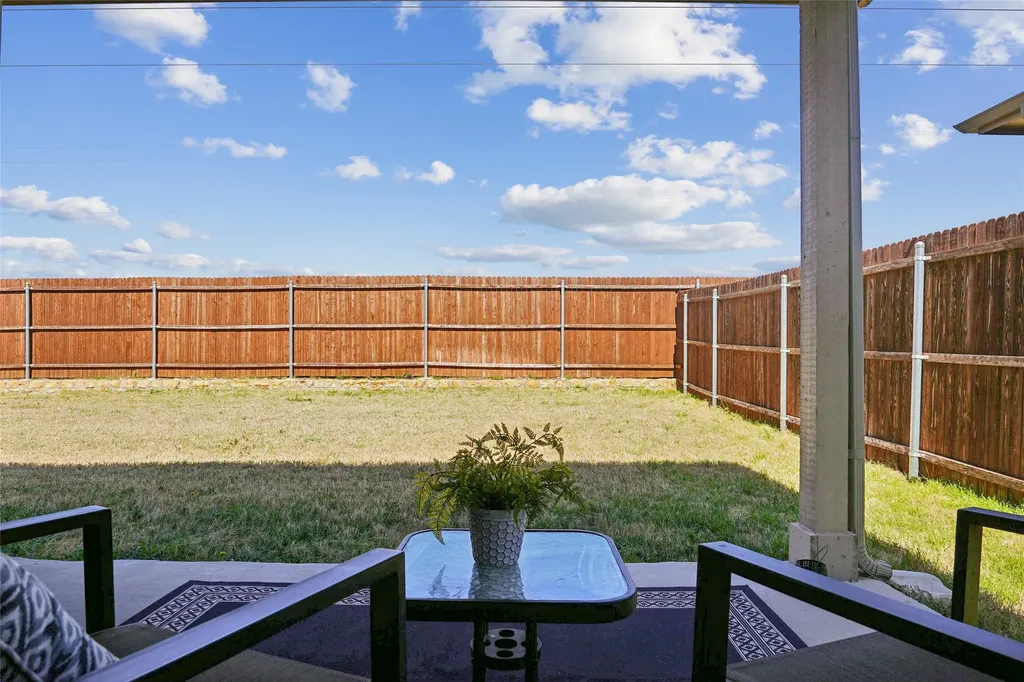 1041 Southwark Drive Fort Worth TX 76247