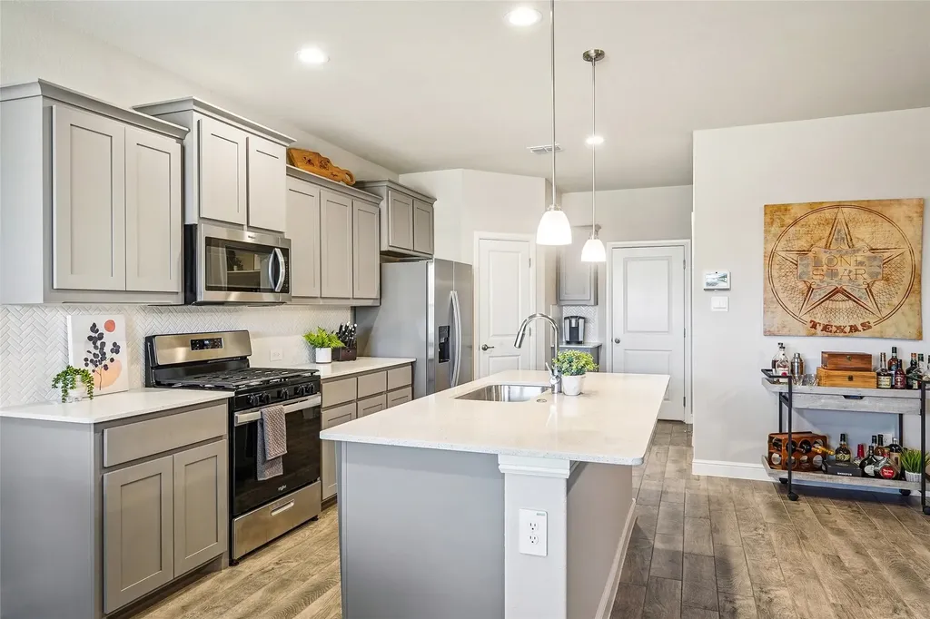 1041 Southwark Drive Fort Worth TX 76247