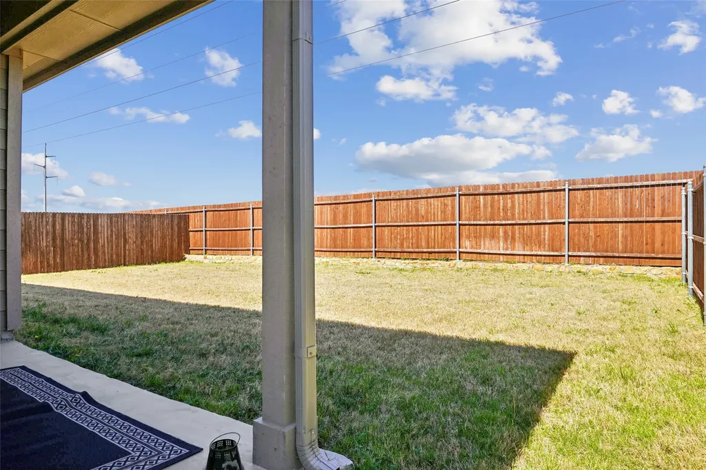 1041 Southwark Drive Fort Worth TX 76247