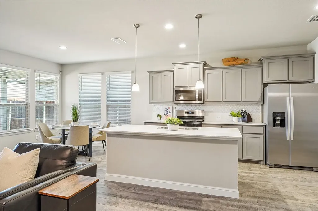 1041 Southwark Drive Fort Worth TX 76247