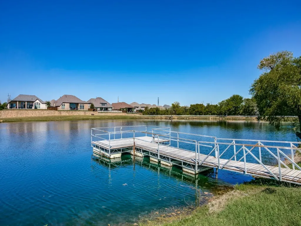 1044 Myers Park Trail Roanoke TX 76262