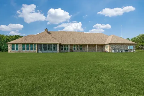 643 County Road 2255 Telephone TX 75488