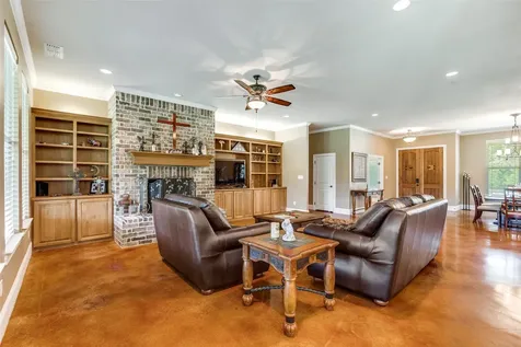 643 County Road 2255 Telephone TX 75488