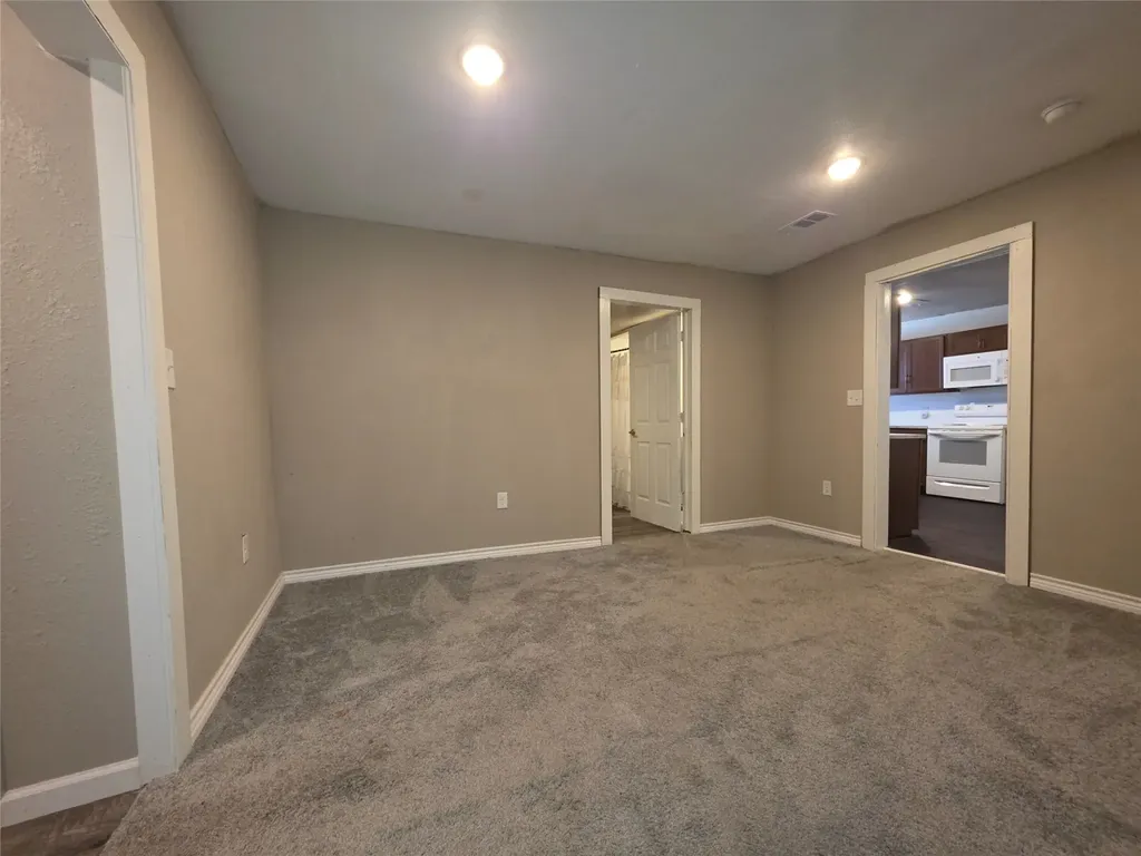 409 E Houston Street Mexia TX 76667