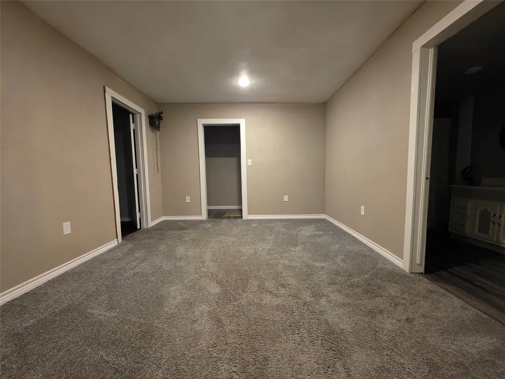 409 E Houston Street Mexia TX 76667