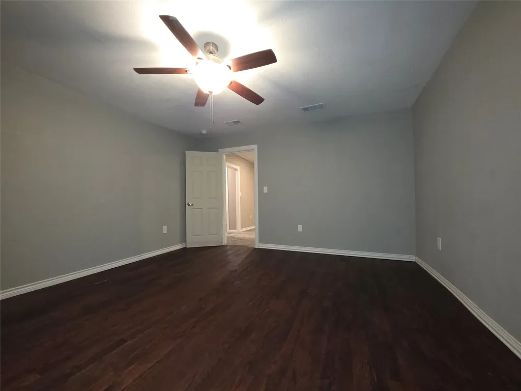 409 E Houston Street Mexia TX 76667
