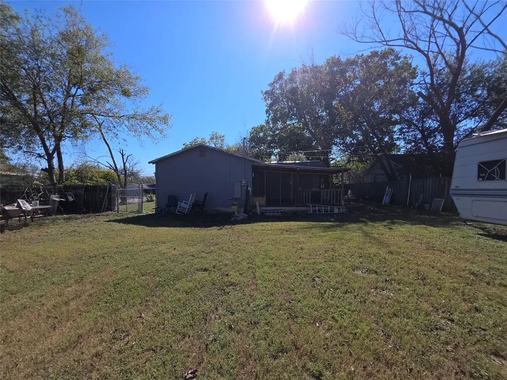 409 E Houston Street Mexia TX 76667