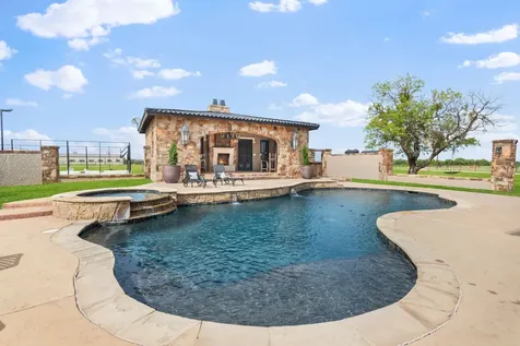 2454 W Sh 380 Jacksboro TX 76458