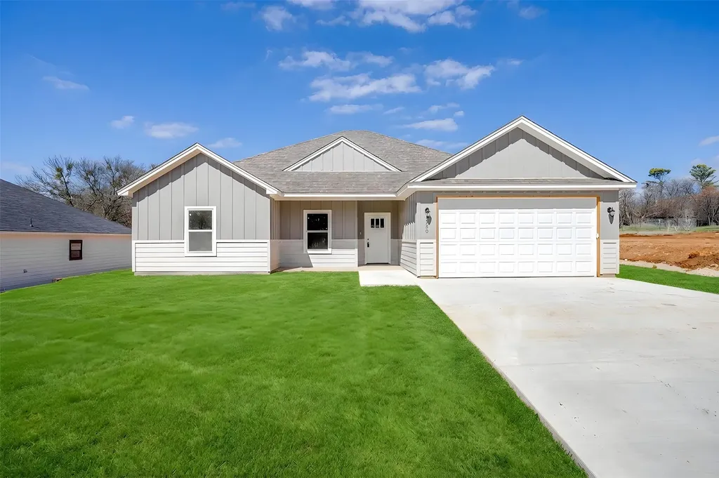 130 Abbott Avenue Covington TX 76636