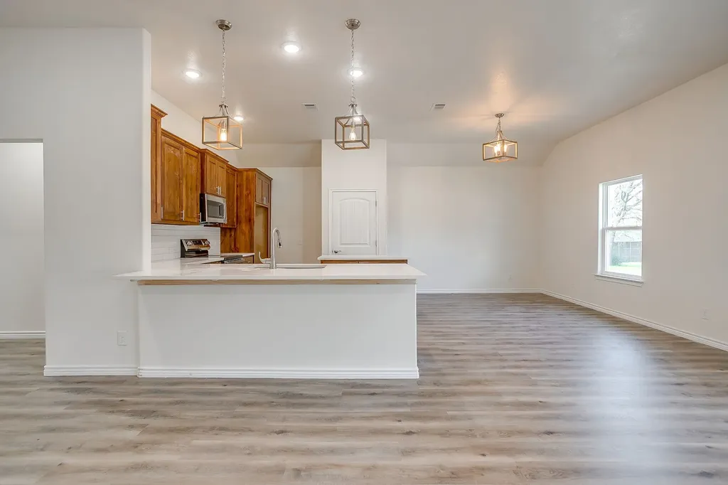 130 Abbott Avenue Covington TX 76636