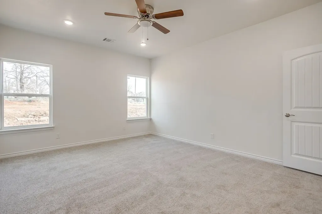 130 Abbott Avenue Covington TX 76636