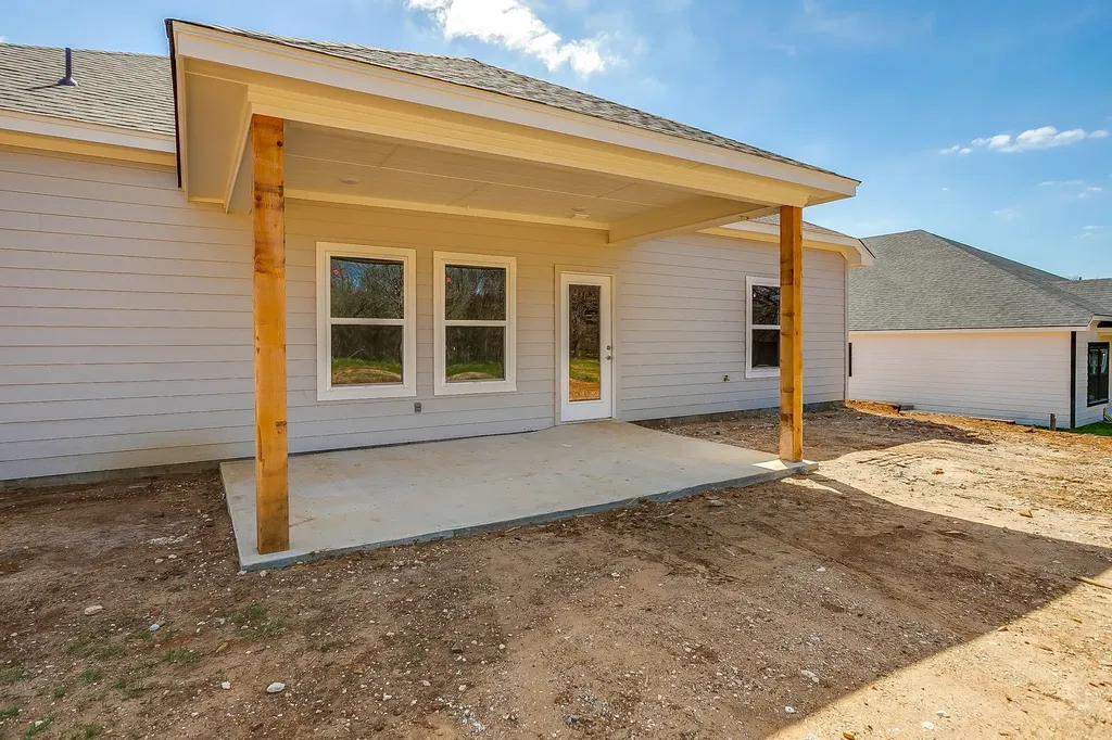 130 Abbott Avenue Covington TX 76636