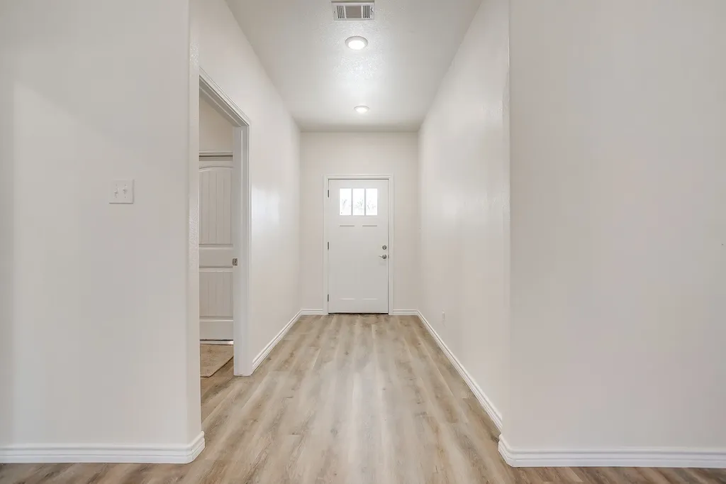 130 Abbott Avenue Covington TX 76636