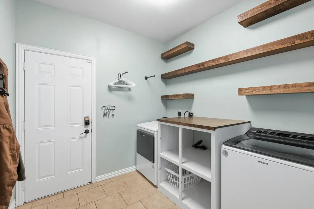 102 Van Meter Drive Aurora TX 76078