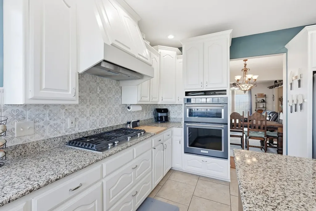 102 Van Meter Drive Aurora TX 76078