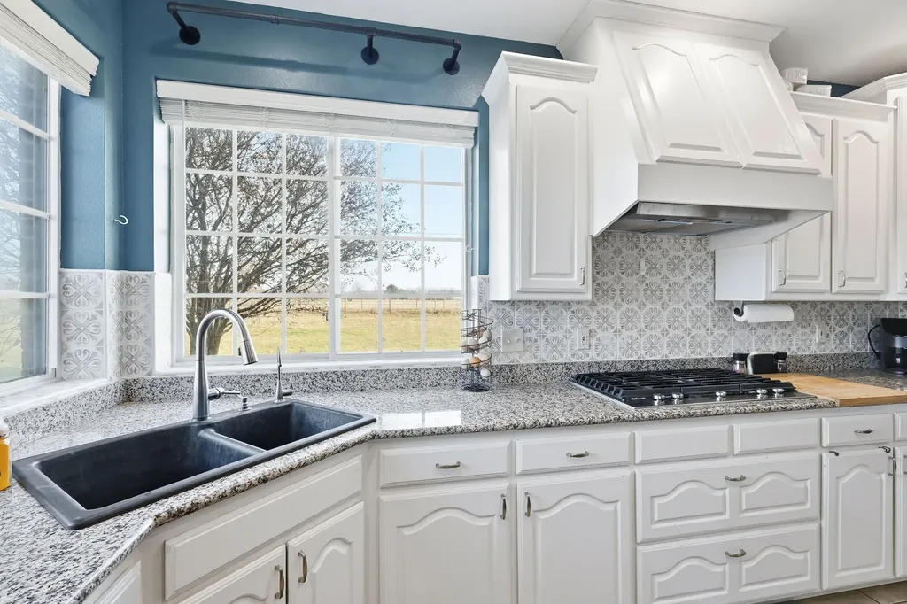 102 Van Meter Drive Aurora TX 76078