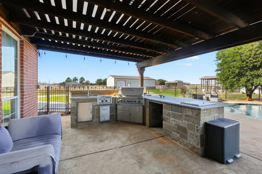 102 Van Meter Drive Aurora TX 76078