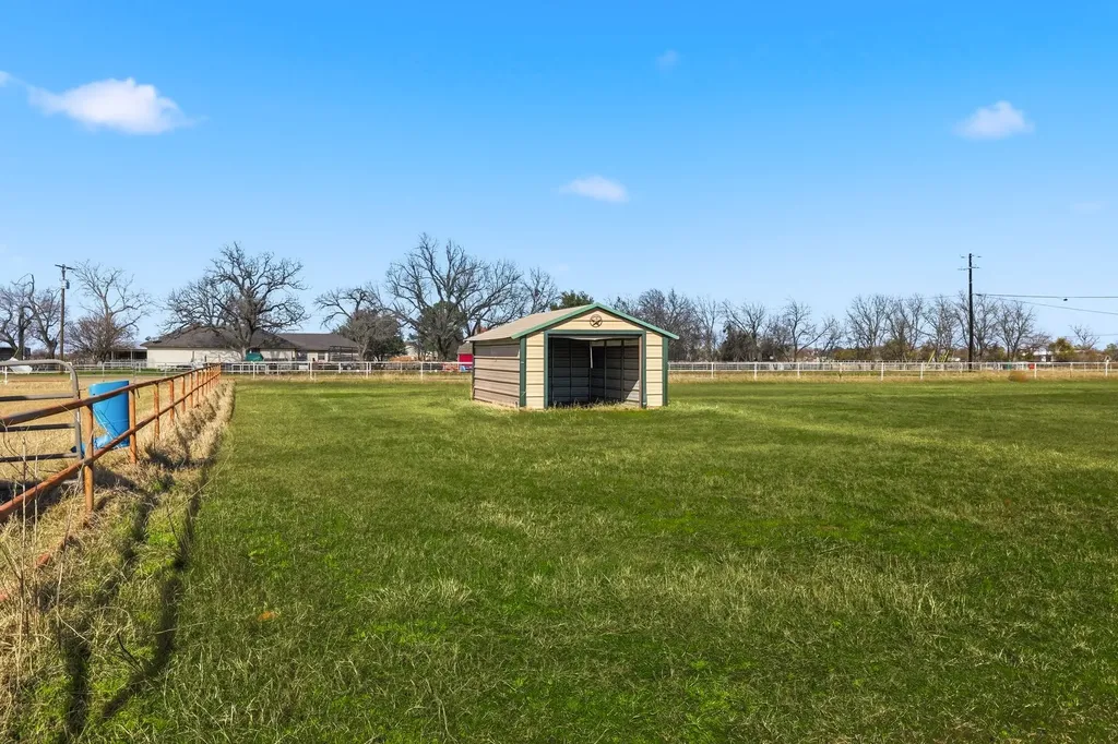 102 Van Meter Drive Aurora TX 76078