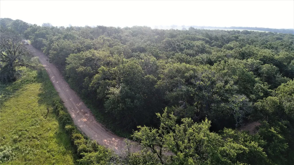 29 Co Rd 271a Cameron TX 76520