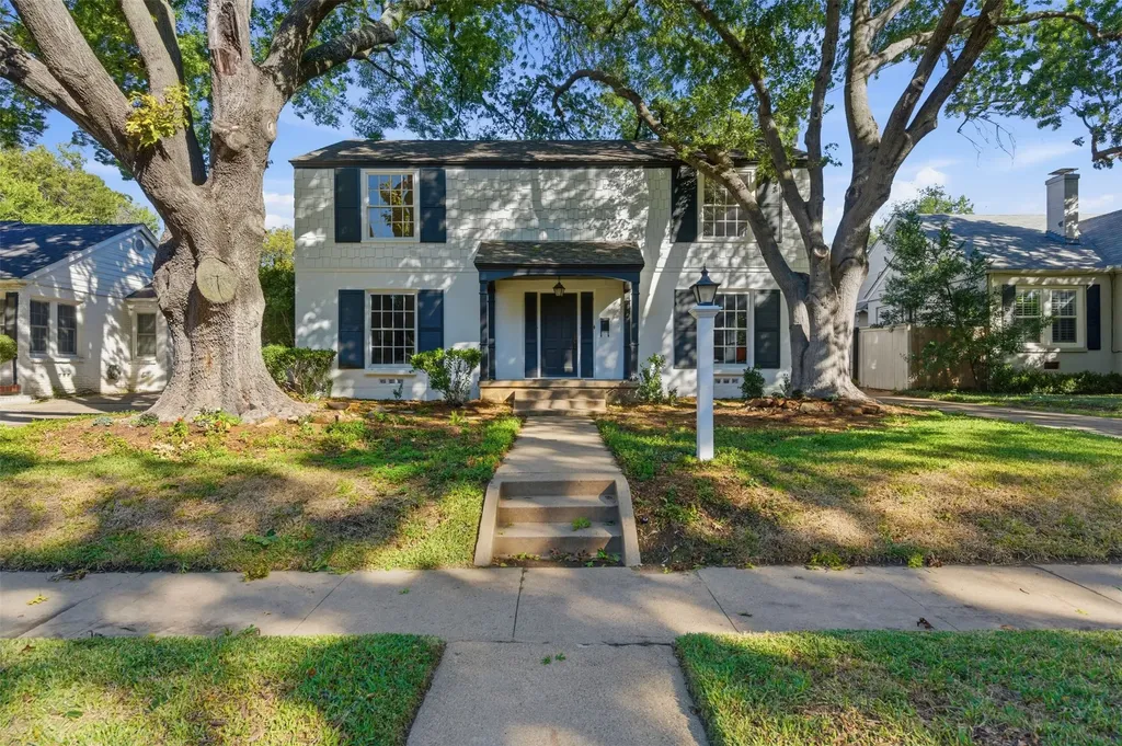 4224 Pershing Avenue Fort Worth TX 76107