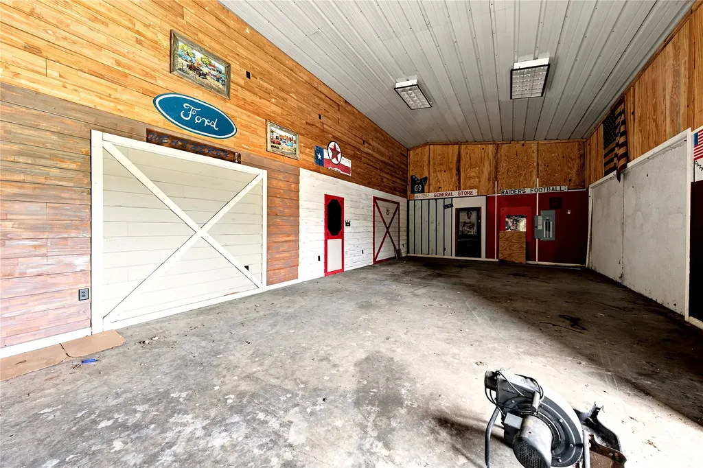 12044 Highway 14 Richland TX 76681