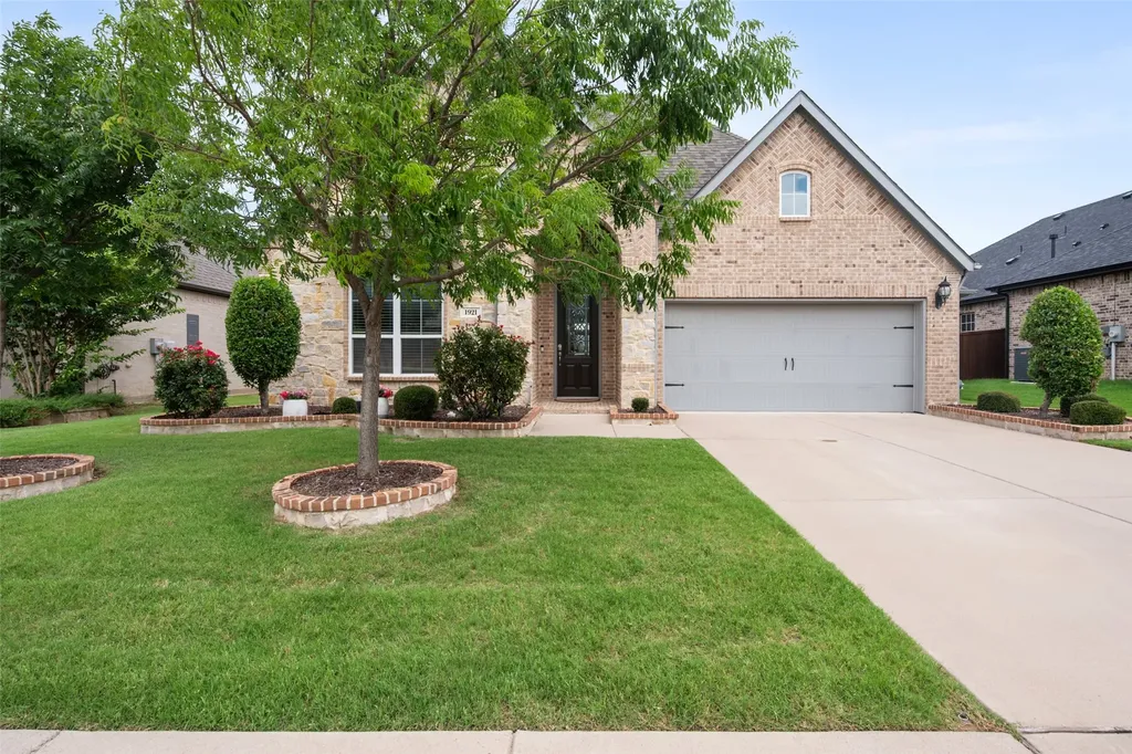 1921 Middleton Drive Mansfield TX 76063