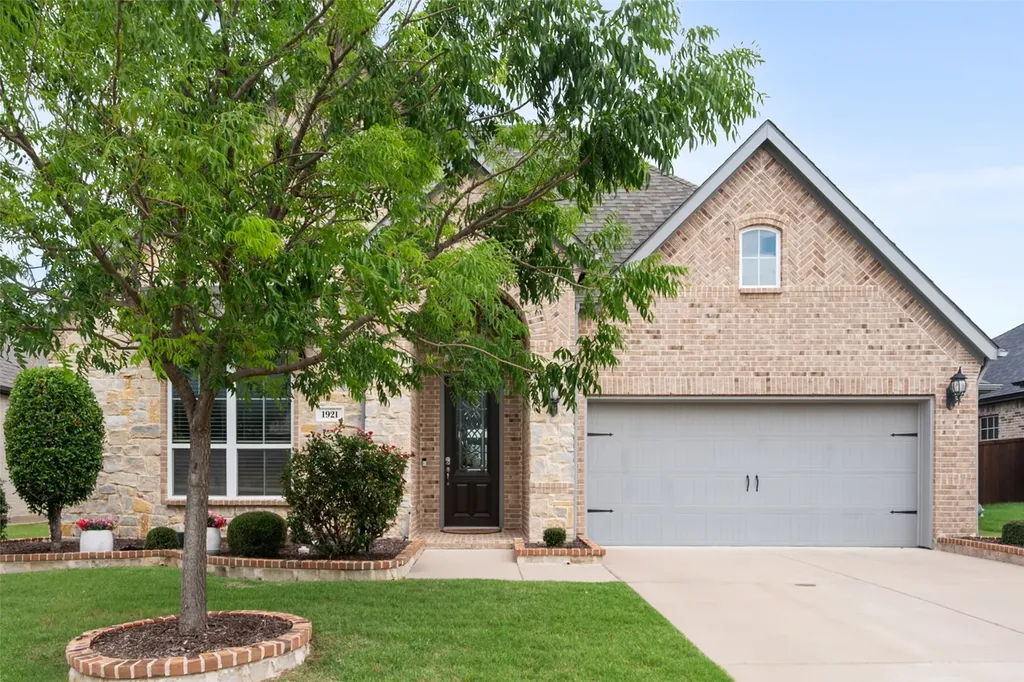 1921 Middleton Drive Mansfield TX 76063
