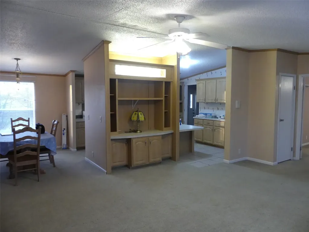 422 Hutchinson Street Bowie TX 76230