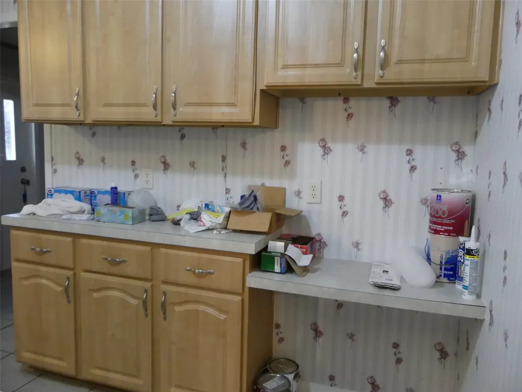 422 Hutchinson Street Bowie TX 76230