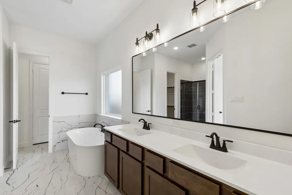 5716 Glynda Drive North Richland Hills TX 76180