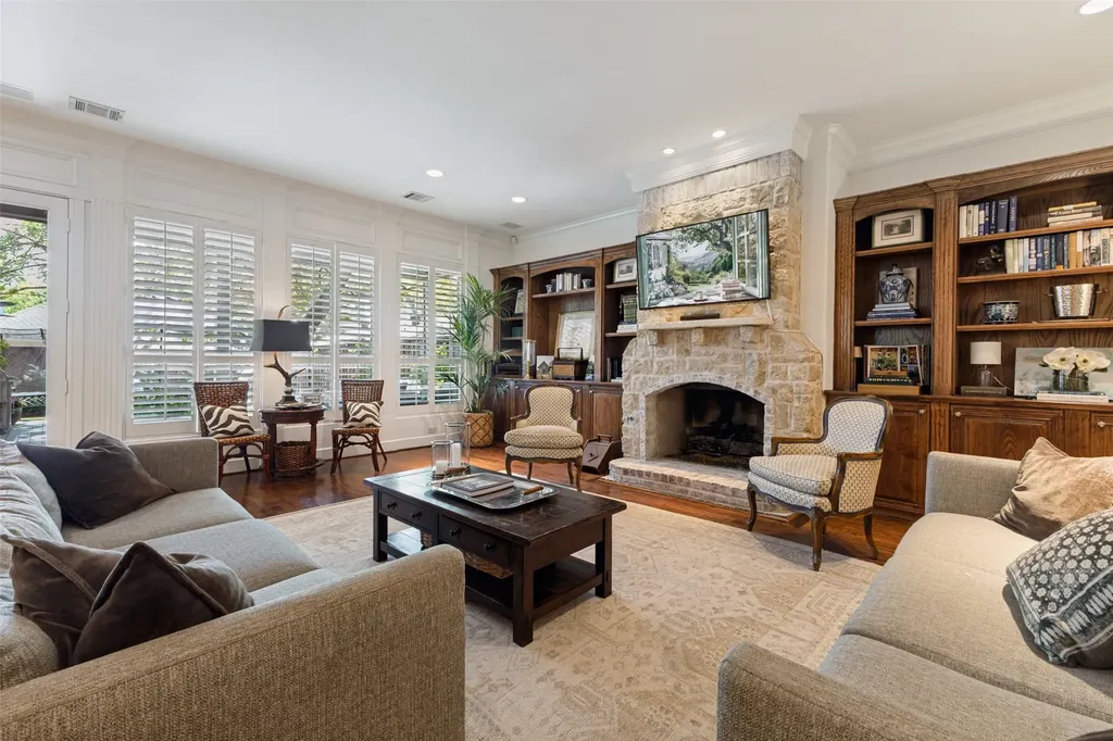 5718 Stanford Avenue Dallas TX 75209