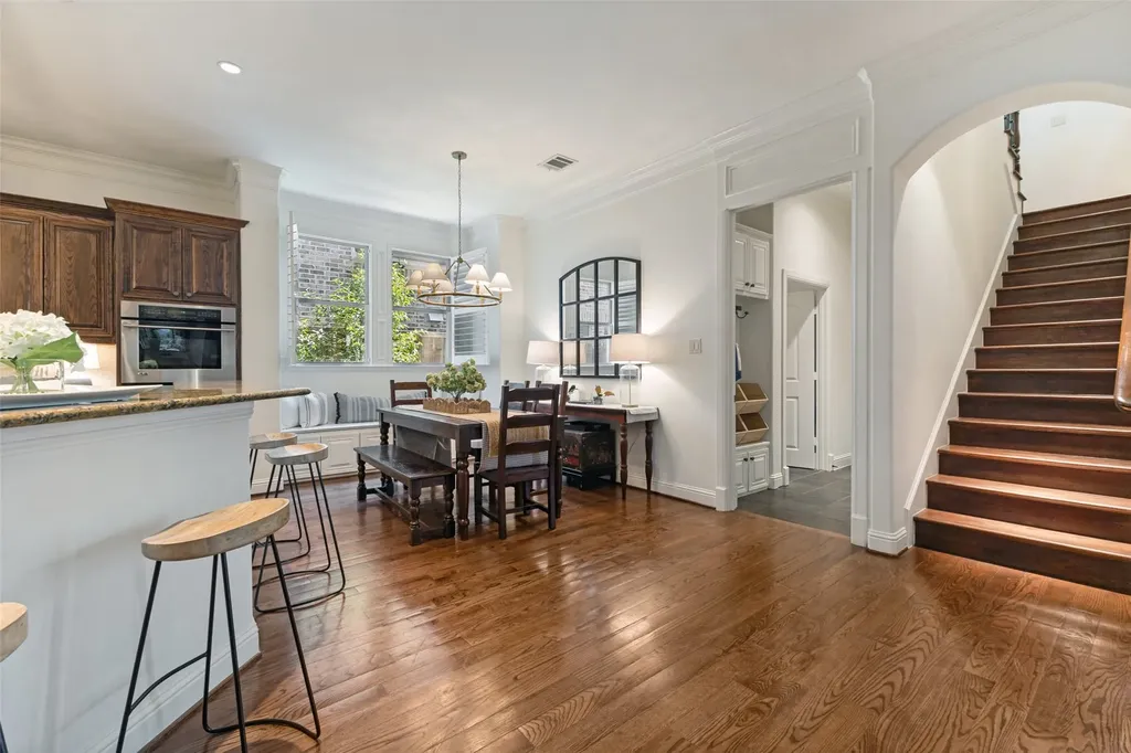 5718 Stanford Avenue Dallas TX 75209