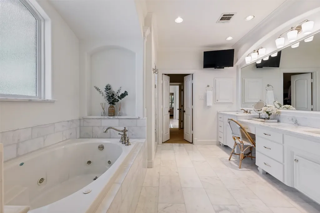 5718 Stanford Avenue Dallas TX 75209