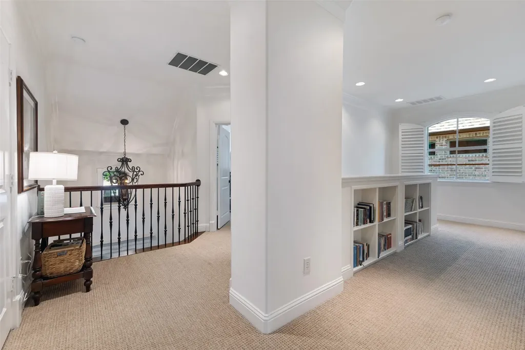 5718 Stanford Avenue Dallas TX 75209