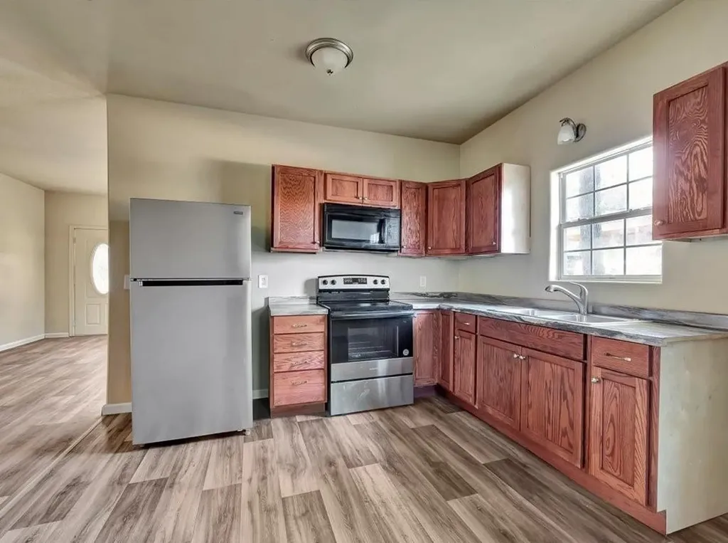 511 Woodlawn Street Henderson TX 75652