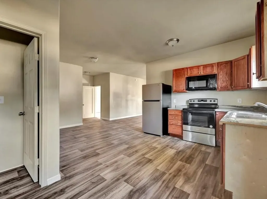 511 Woodlawn Street Henderson TX 75652