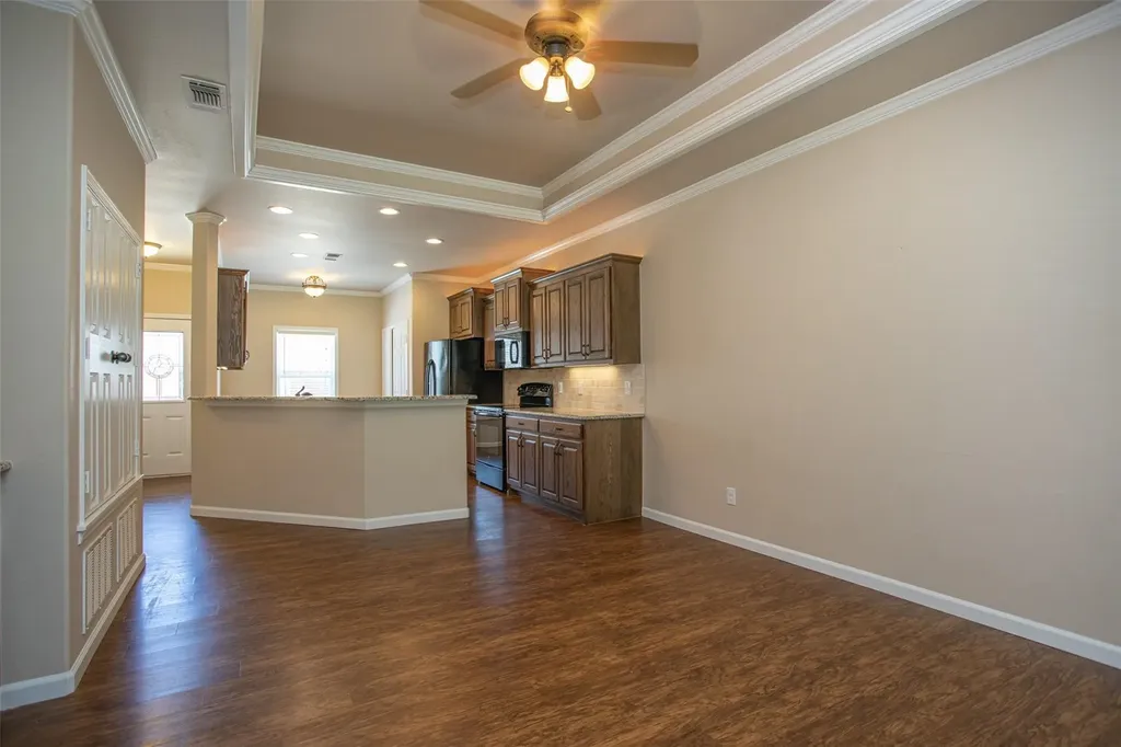 457 Neals Hill Road Oak Ridge TX 76240