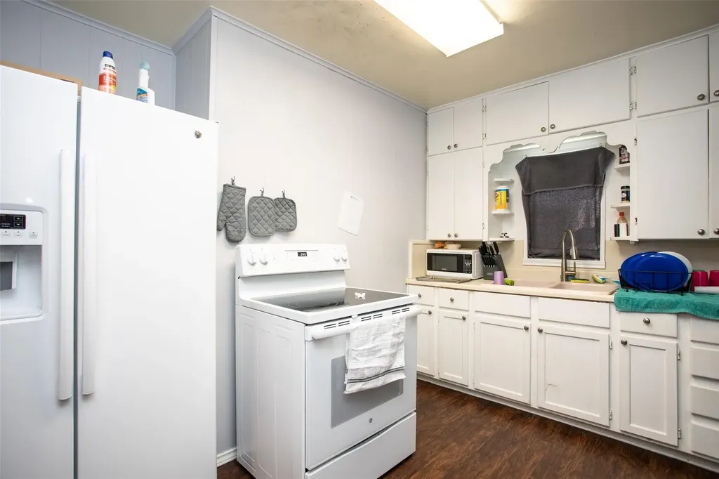 457 Neals Hill Road Oak Ridge TX 76240