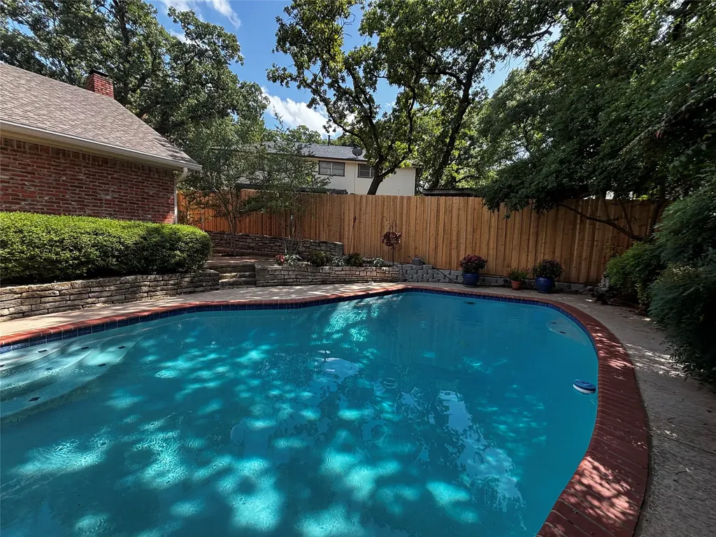 1719 Autumn Lane Arlington TX 76012