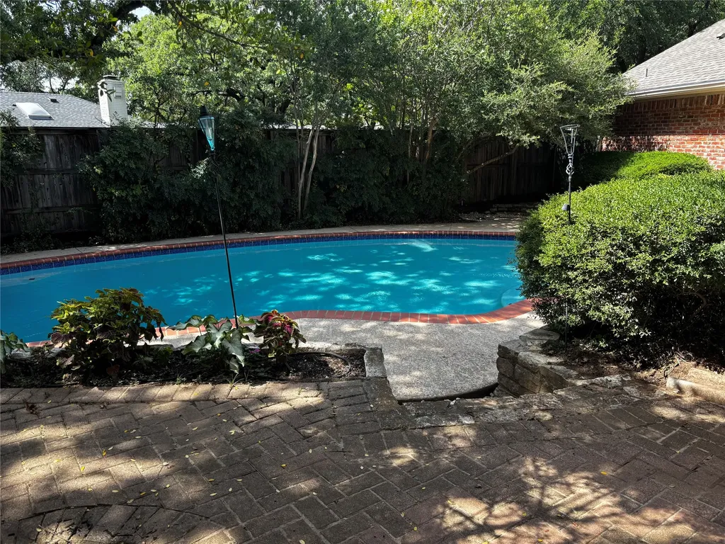 1719 Autumn Lane Arlington TX 76012