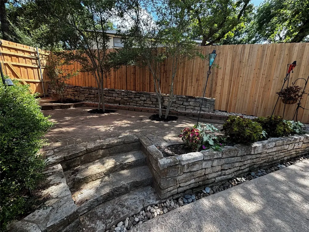 1719 Autumn Lane Arlington TX 76012