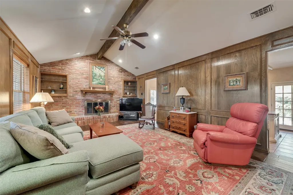 1719 Autumn Lane Arlington TX 76012