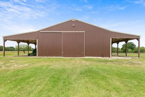 445 W Lcr 424 Groesbeck TX 76642