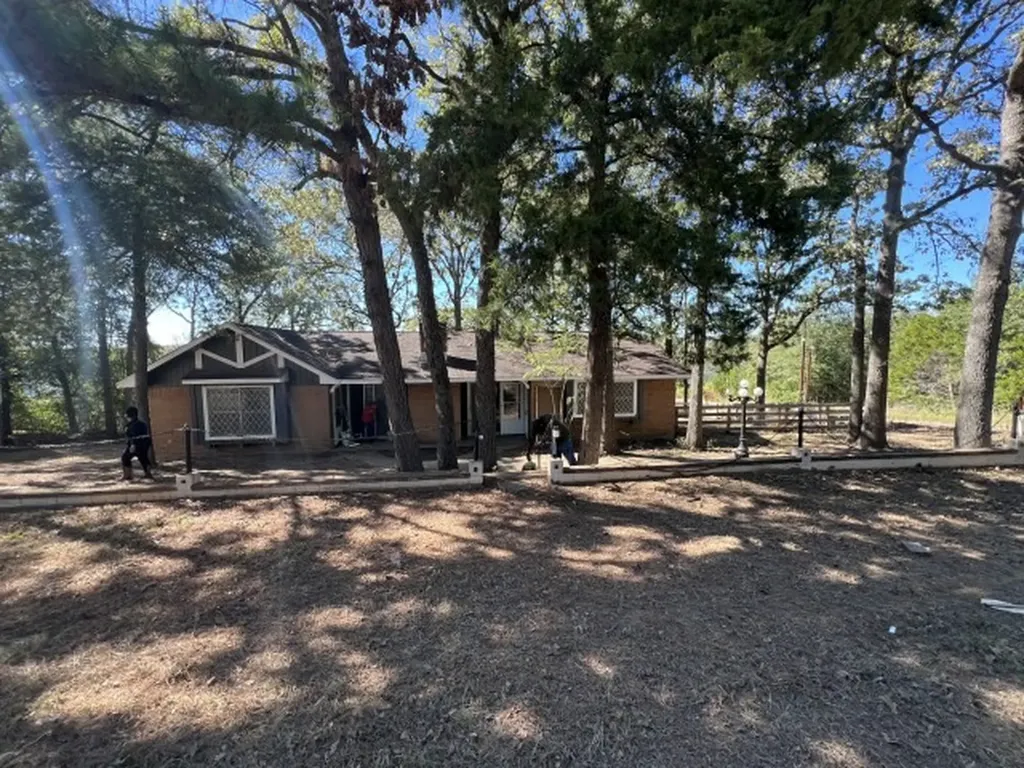 100 Post Oak Hilltop Lakes TX 77871