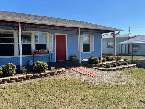 1056-1058 Ih 35 S Abbott TX 76621