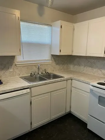 1056-1058 Ih 35 S Abbott TX 76621