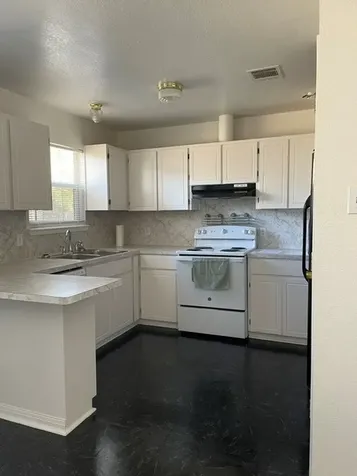 1056-1058 Ih 35 S Abbott TX 76621