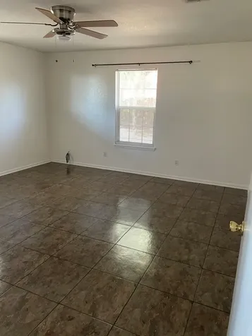 1056-1058 Ih 35 S Abbott TX 76621