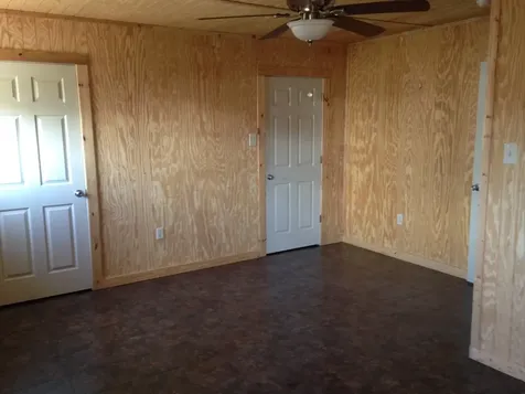 1056-1058 Ih 35 S Abbott TX 76621
